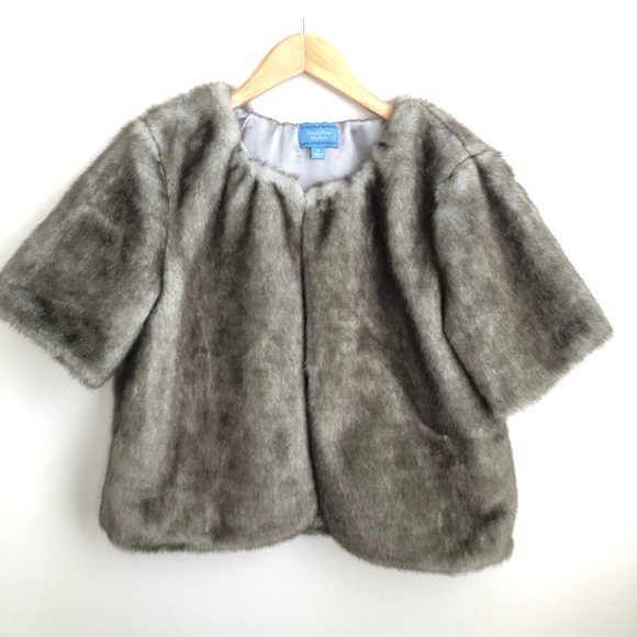 Simply Vera Faux Fur Short Sleeve One Hook Coat - Picture 2 of 7